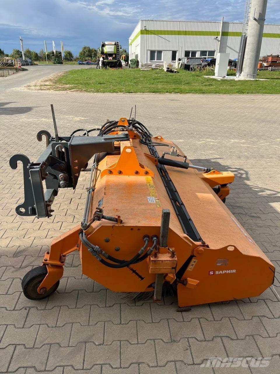 Saphir PKM 29 Lakaisukoneet