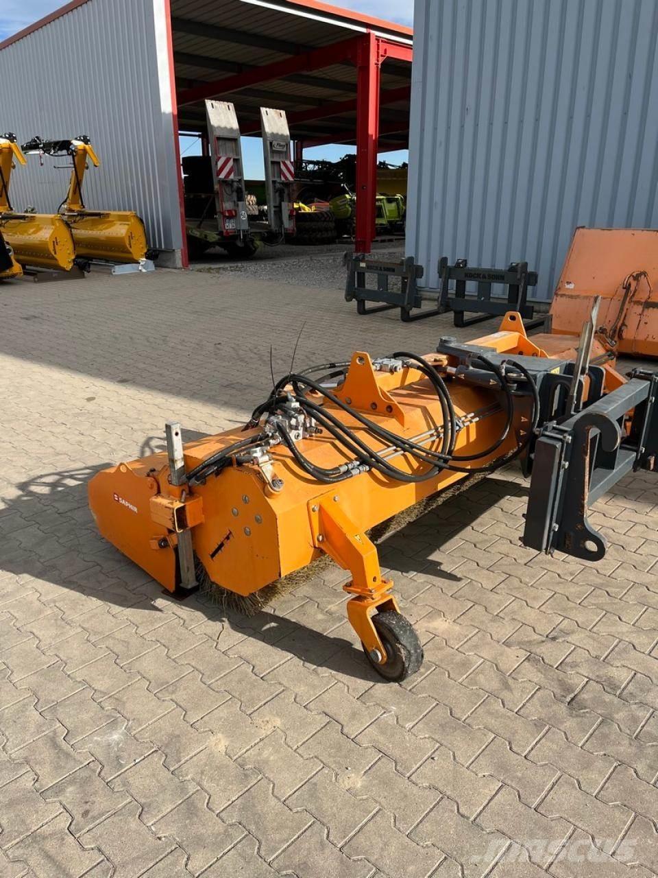 Saphir PKM 29 Lakaisukoneet