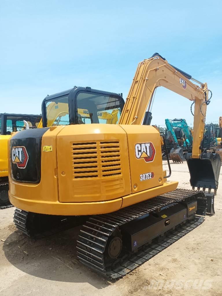 CAT 307E2 Midikaivukoneet 7t - 12t