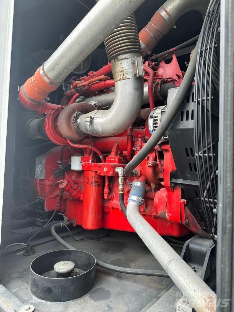 Cummins C300D6R Dieselgeneraattorit