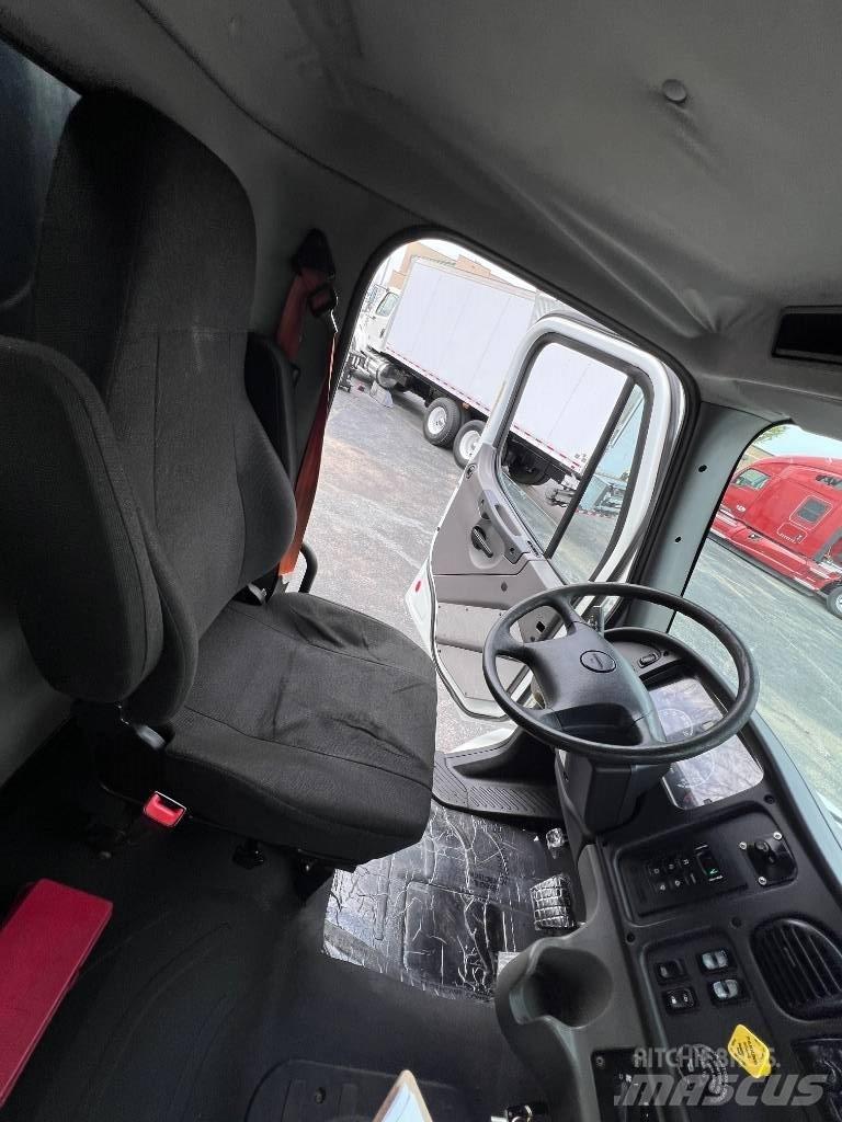Freightliner M 106 Lava-kuorma-autot