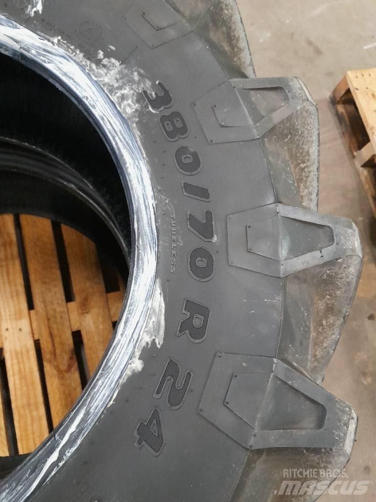 Trelleborg TM700 Renkaat ja vanteet