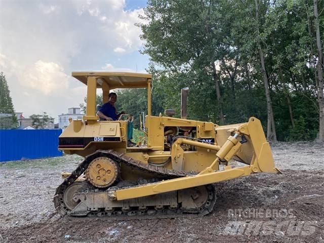 CAT D 5 H Telaketjupuskutraktorit