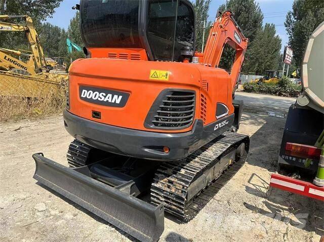 Doosan DX55 Minikaivukoneet < 7t