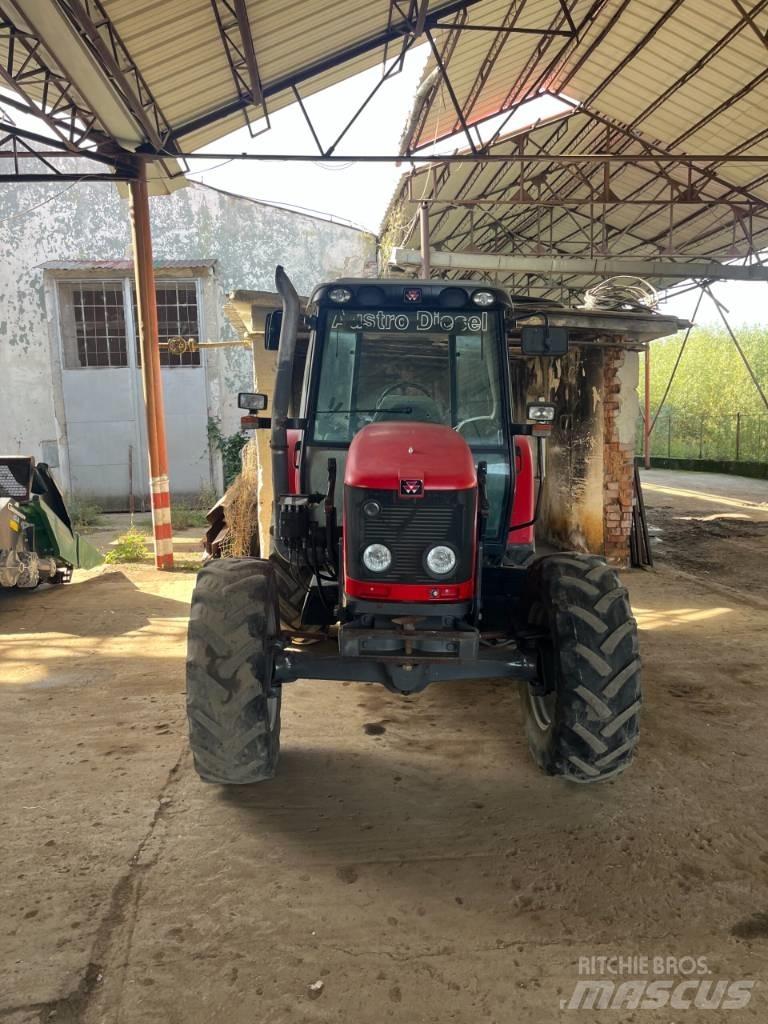 Massey Ferguson 5435 Traktorit