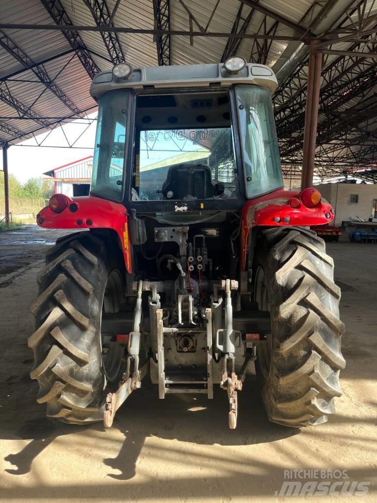 Massey Ferguson 5435 Traktorit