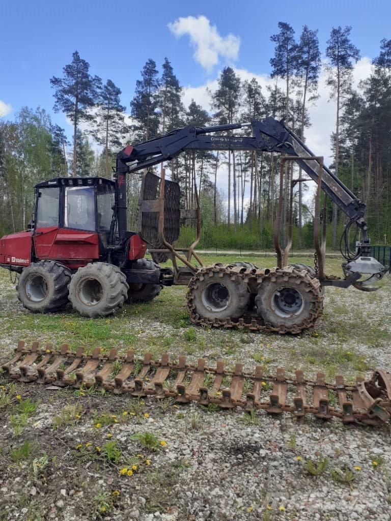 Valmet 820 Kuormatraktorit
