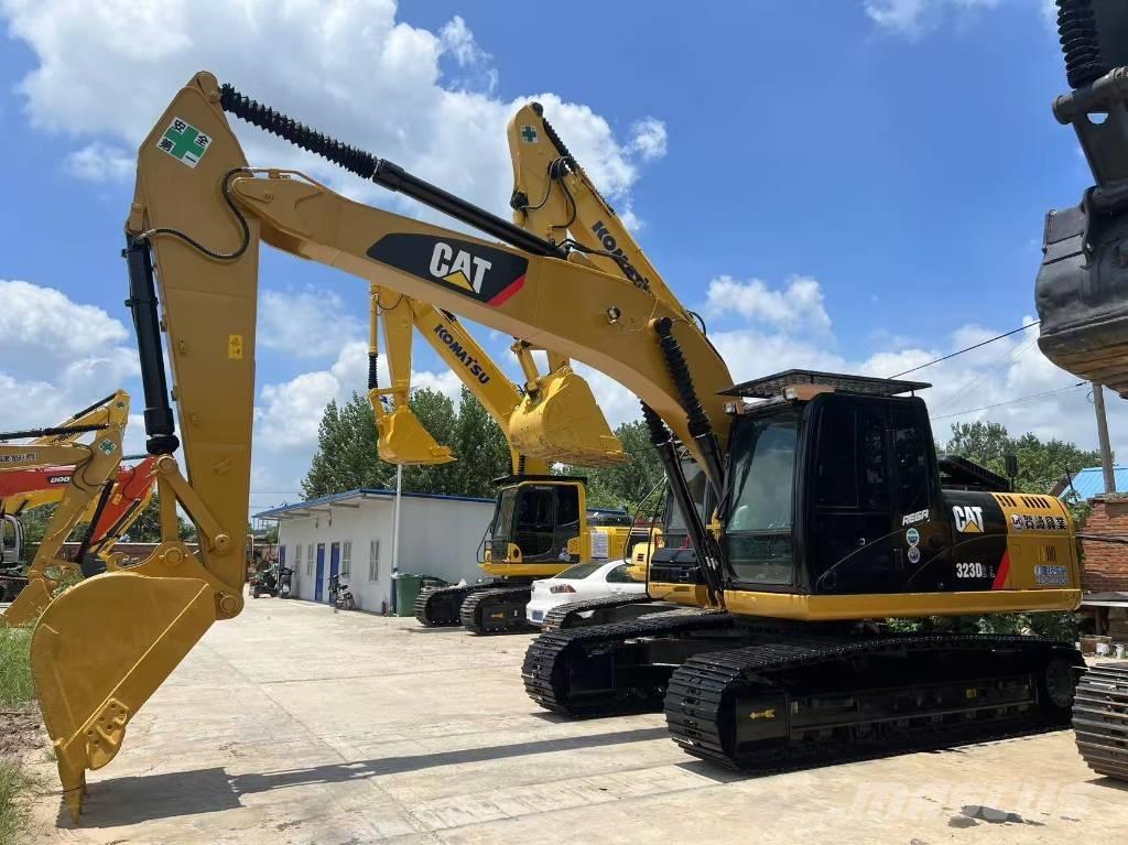 CAT 323 D Telakaivukoneet