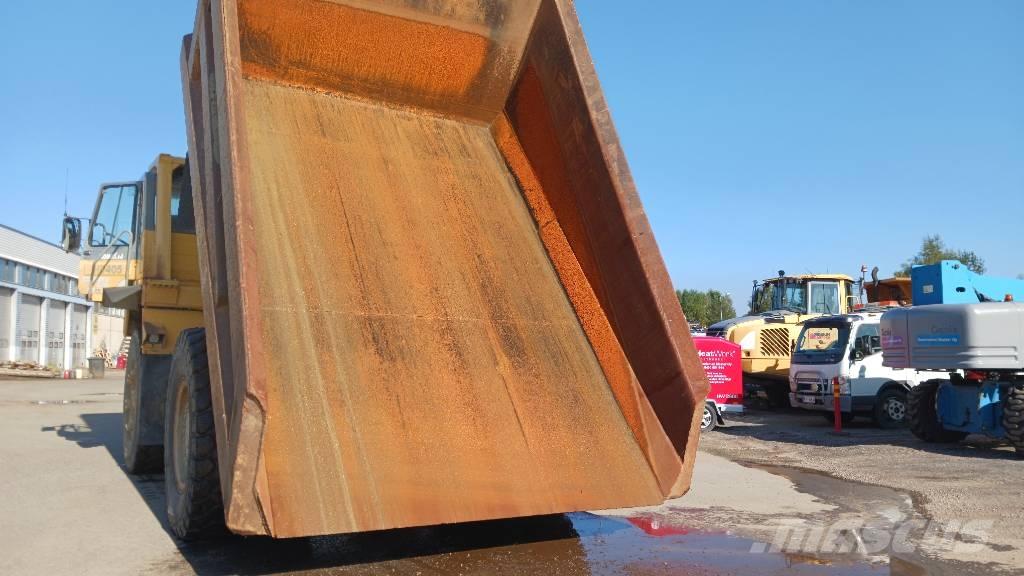 Komatsu 405 Maansiirtoautot