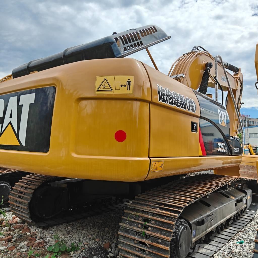 CAT 325 D Telakaivukoneet