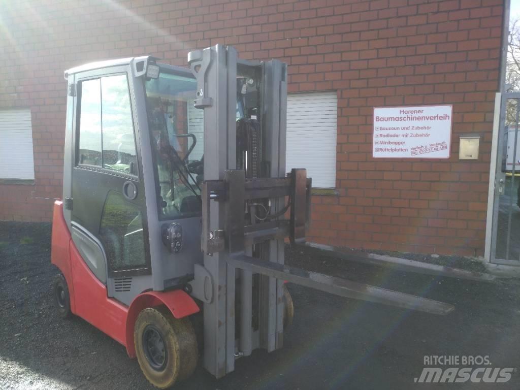 Jungheinrich TFG 320 Nestekaasutrukit