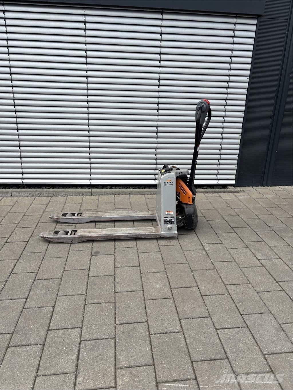Still ECH12 Käyden ajettavat pinoamistrukit