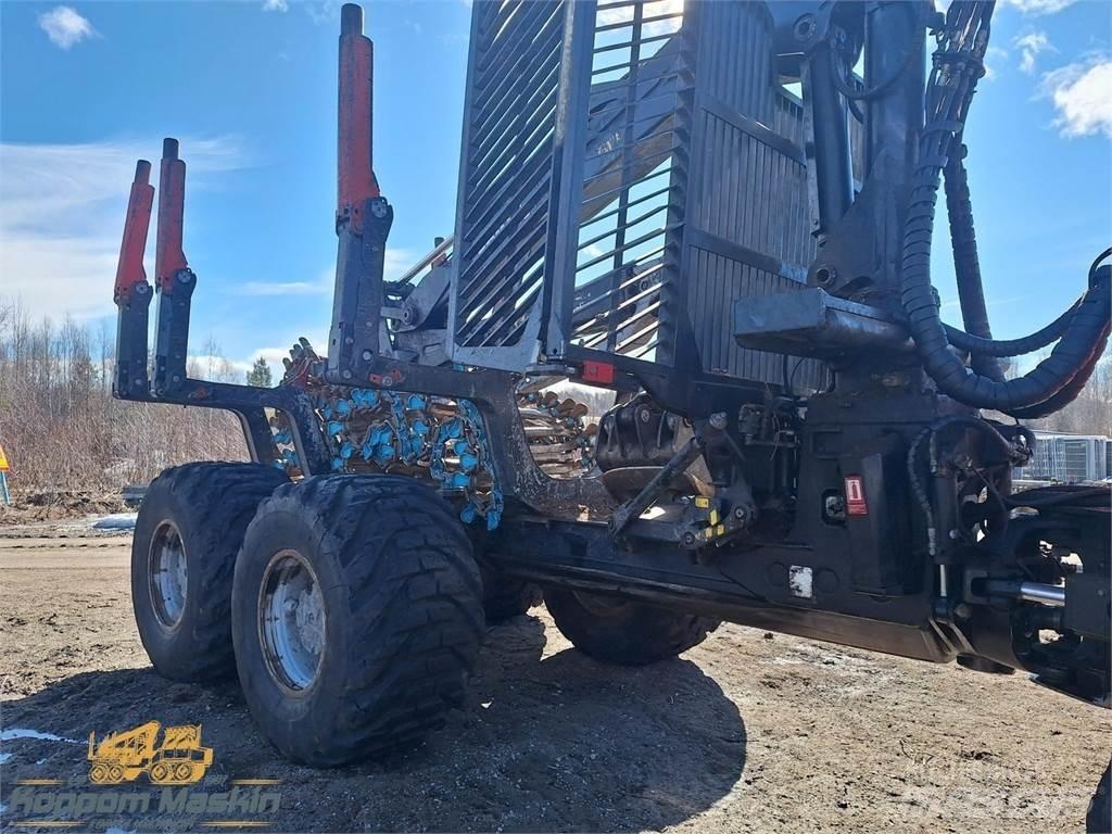 Komatsu 895 Harvesterit