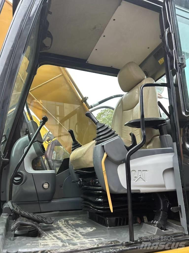 CAT 320 D Telakaivukoneet