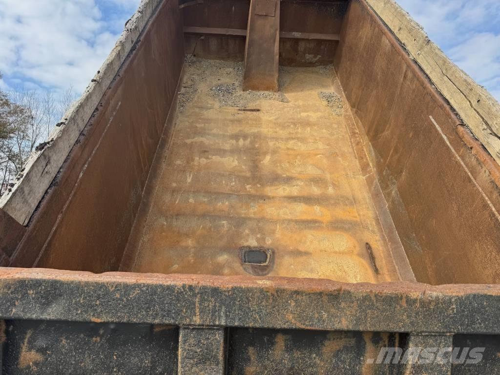 Mack RD 688 S Sora- ja kippiautot