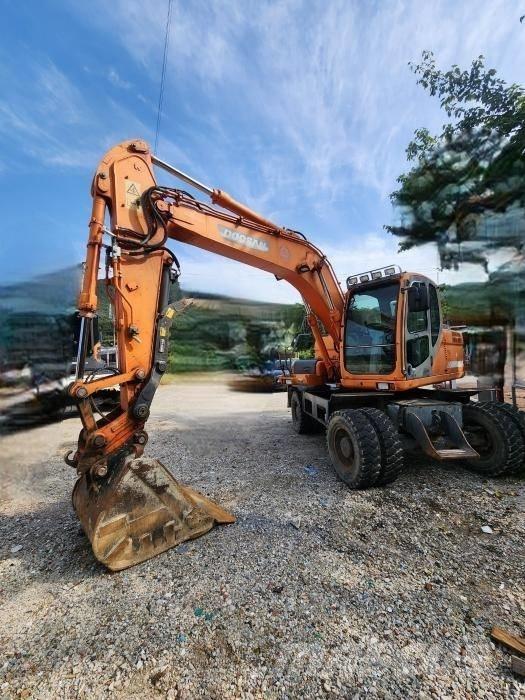 Doosan DX 140 W Pyöräkaivukoneet
