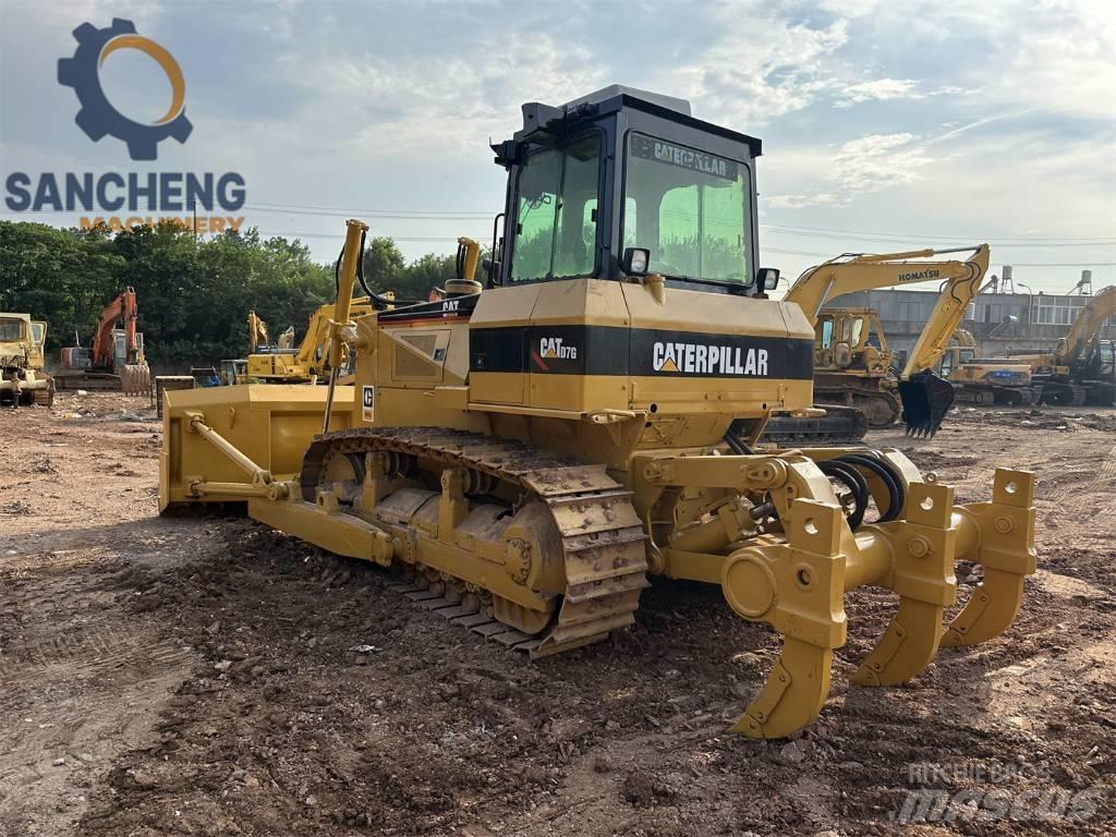 CAT D7G Telaketjupuskutraktorit