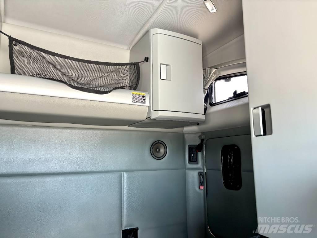 Kenworth T 880 Vetopöytäautot