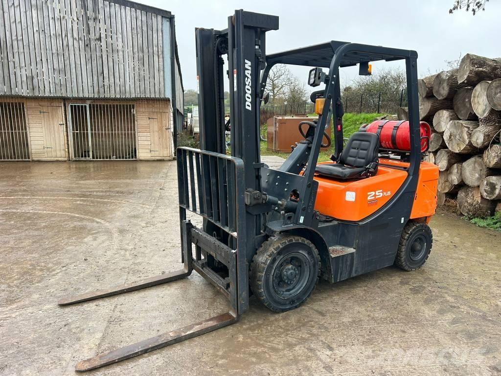 Doosan G 25 GP Plus Nestekaasutrukit