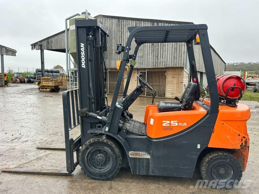 Doosan G 25 GP Plus Nestekaasutrukit
