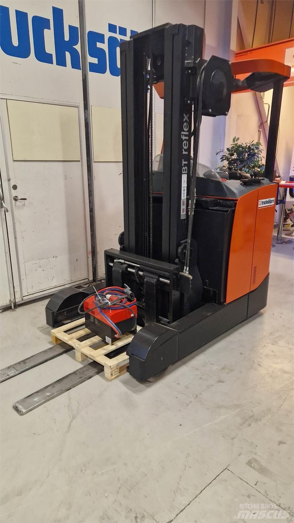 BT RRE200E Työntömastotrukit