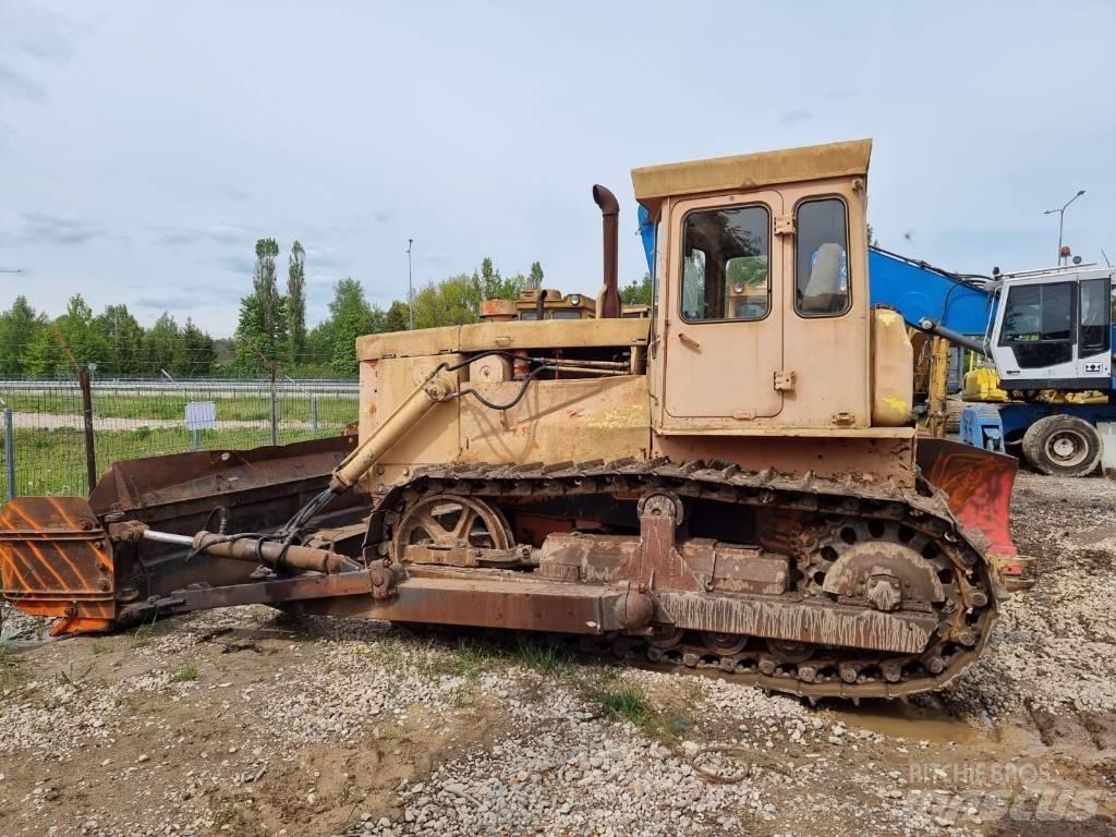 CAT T 130 Telaketjupuskutraktorit