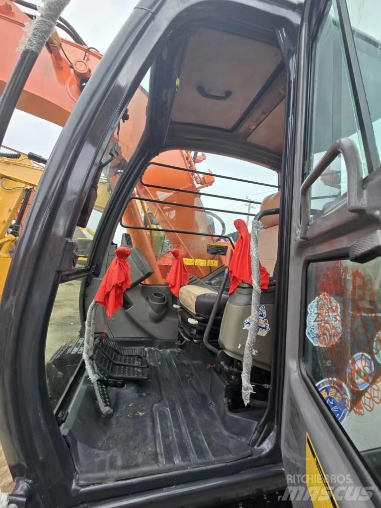 Hitachi ZX 135 US Telakaivukoneet