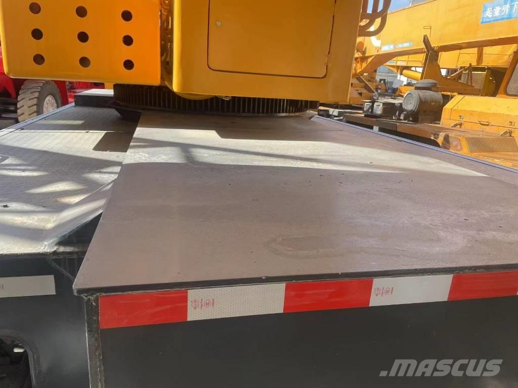 XCMG QY70K RT-nosturit