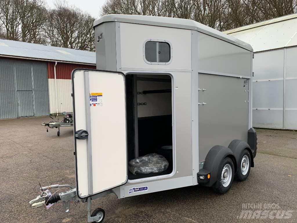 Ifor Williams HB403 Eläinkuljetusperävaunut