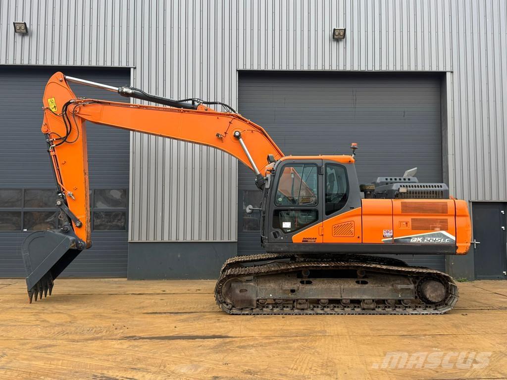 Doosan DX225LC-7 Erikoiskaivinkoneet