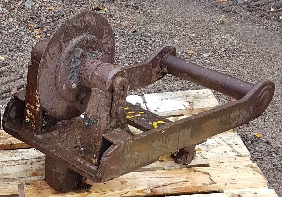  Asfaltsskärare B20 Asfaltti- ja betonileikkurit