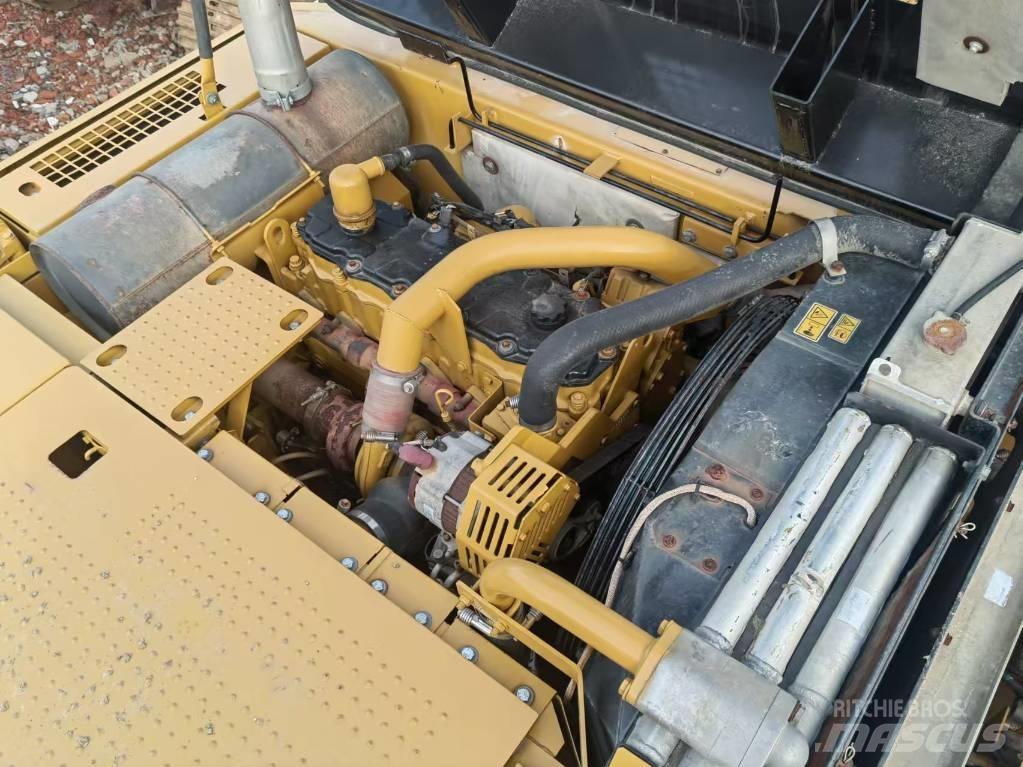 CAT 325 D2 Telakaivukoneet