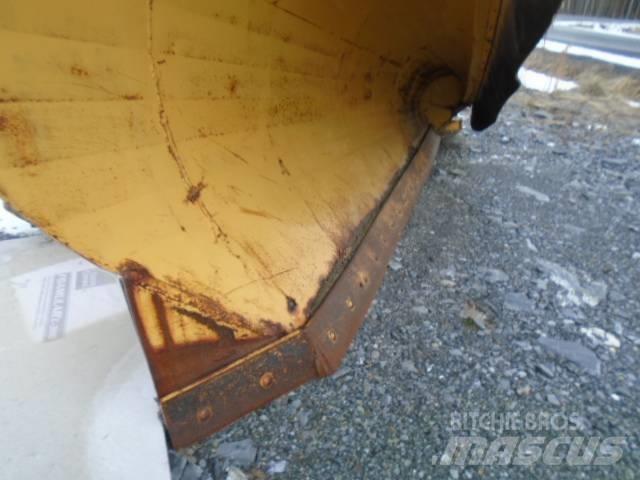  SNOW PLOW 162'' Etukuormaimen varusteet
