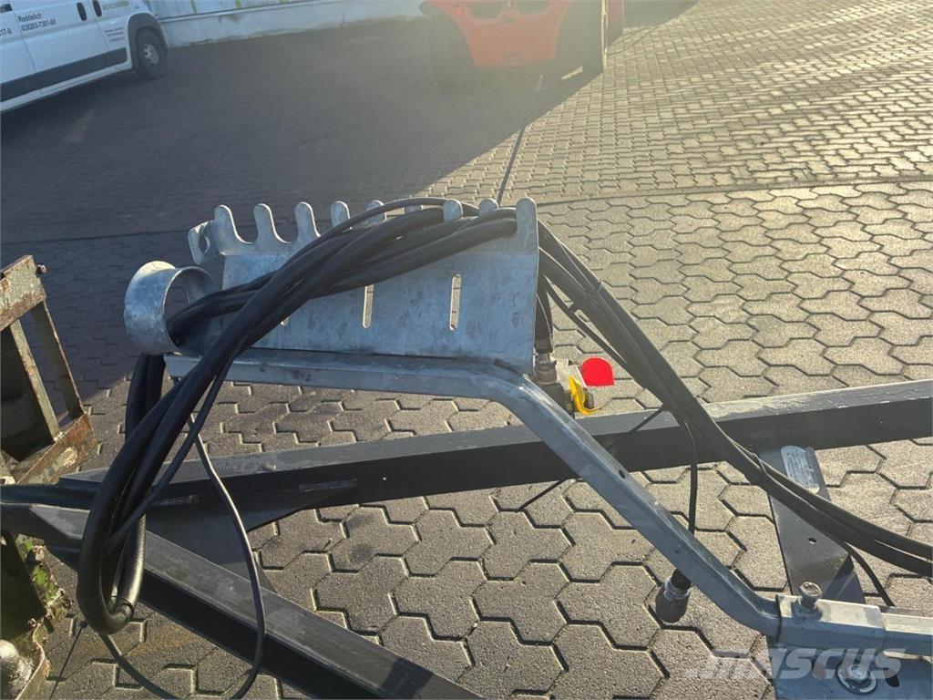 Fliegl DPW 180 B Paalivaunut