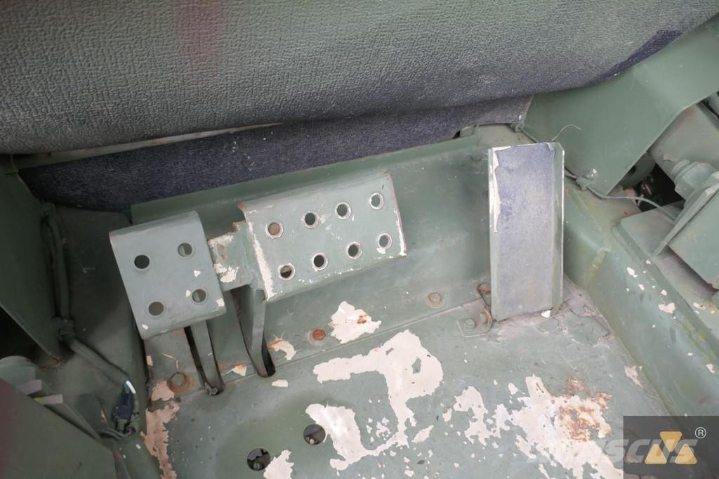 CASE M4K Ex-army Maastotrukit