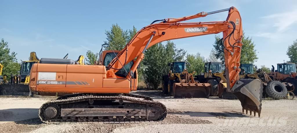 Doosan DX 255 LC Telakaivukoneet
