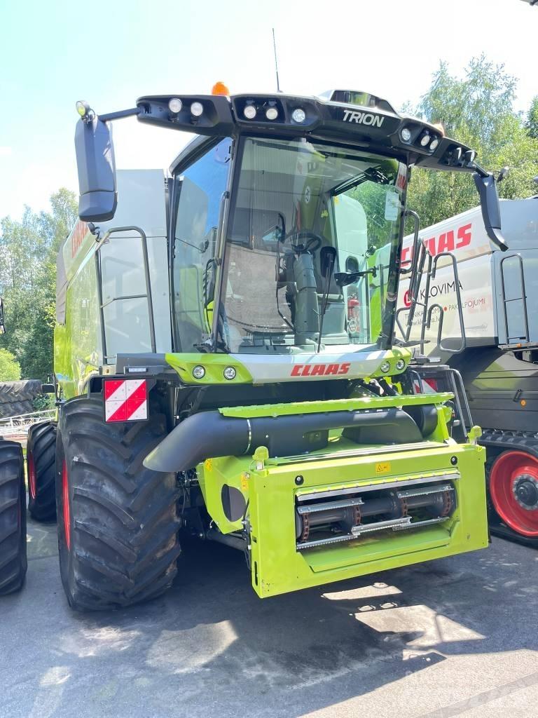 CLAAS TRION 750 Leikkuupuimurit