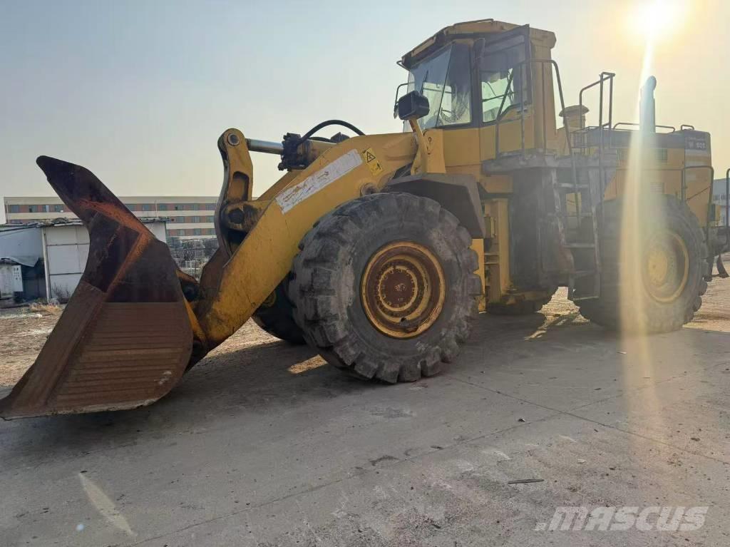 Komatsu WA 600-3 Pyöräkuormaajat