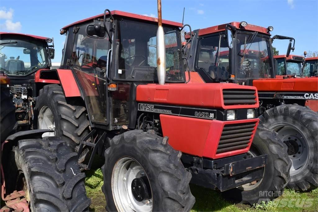 Case IH 844 XL Traktorit
