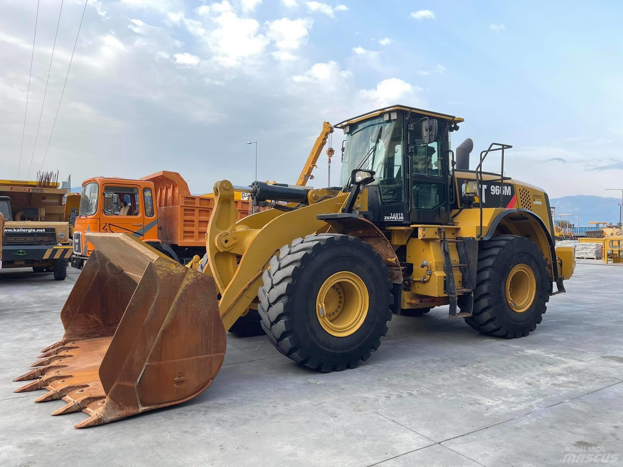 CAT 966M Pyöräkuormaajat