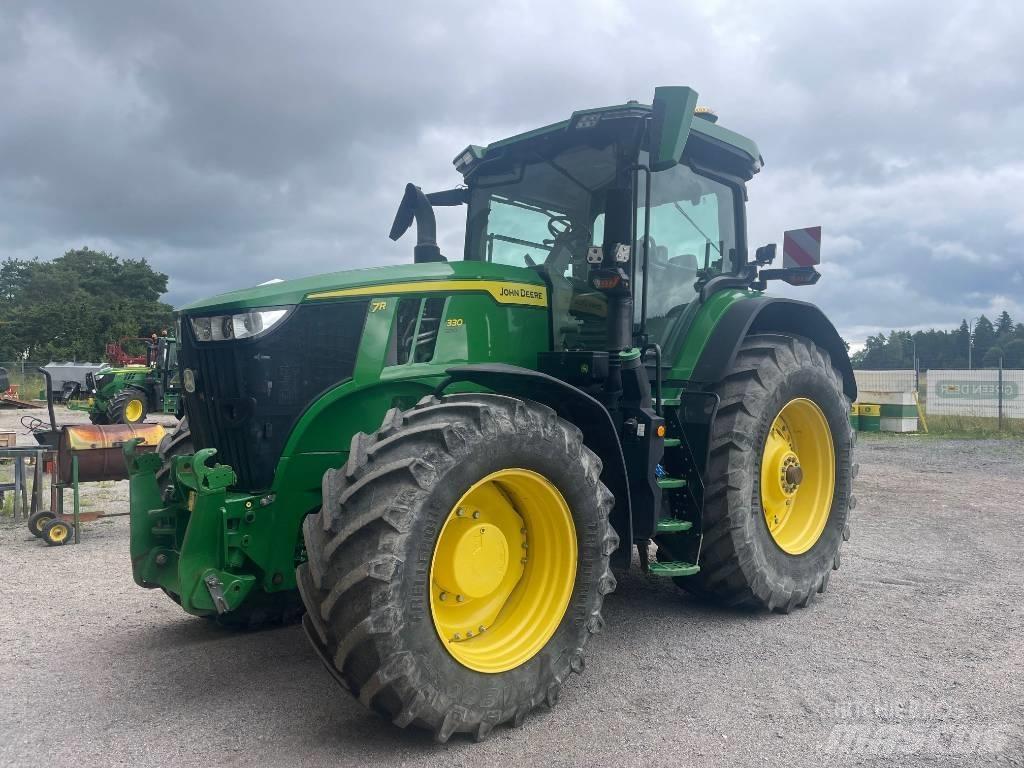 John Deere 7R330 Traktorit