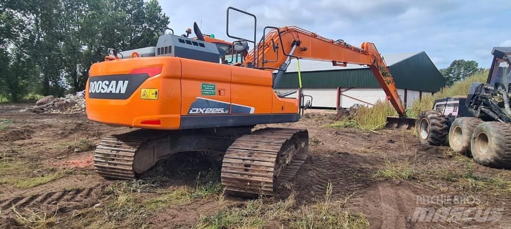Doosan DX 225 LC-5 Telakaivukoneet