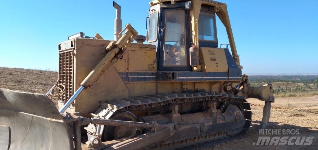 Komatsu D 85 E-21 Telaketjupuskutraktorit