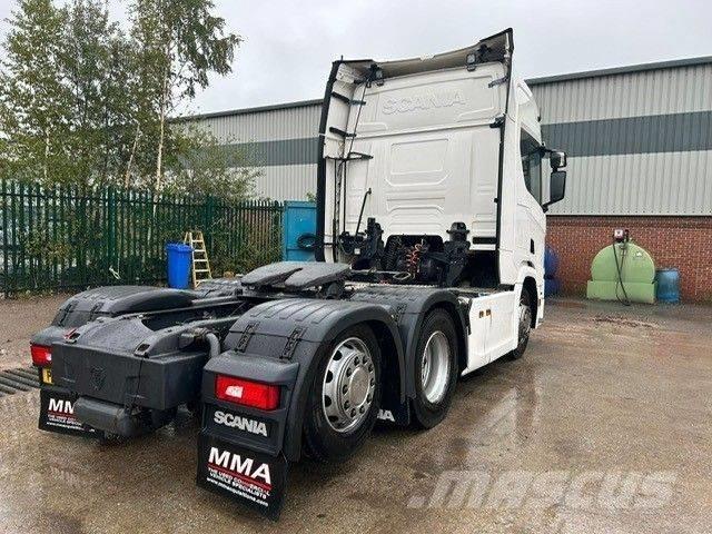 Scania R 450 Vetopöytäautot