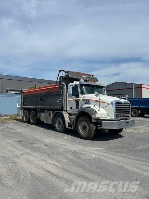 Mack GU813 Sora- ja kippiautot