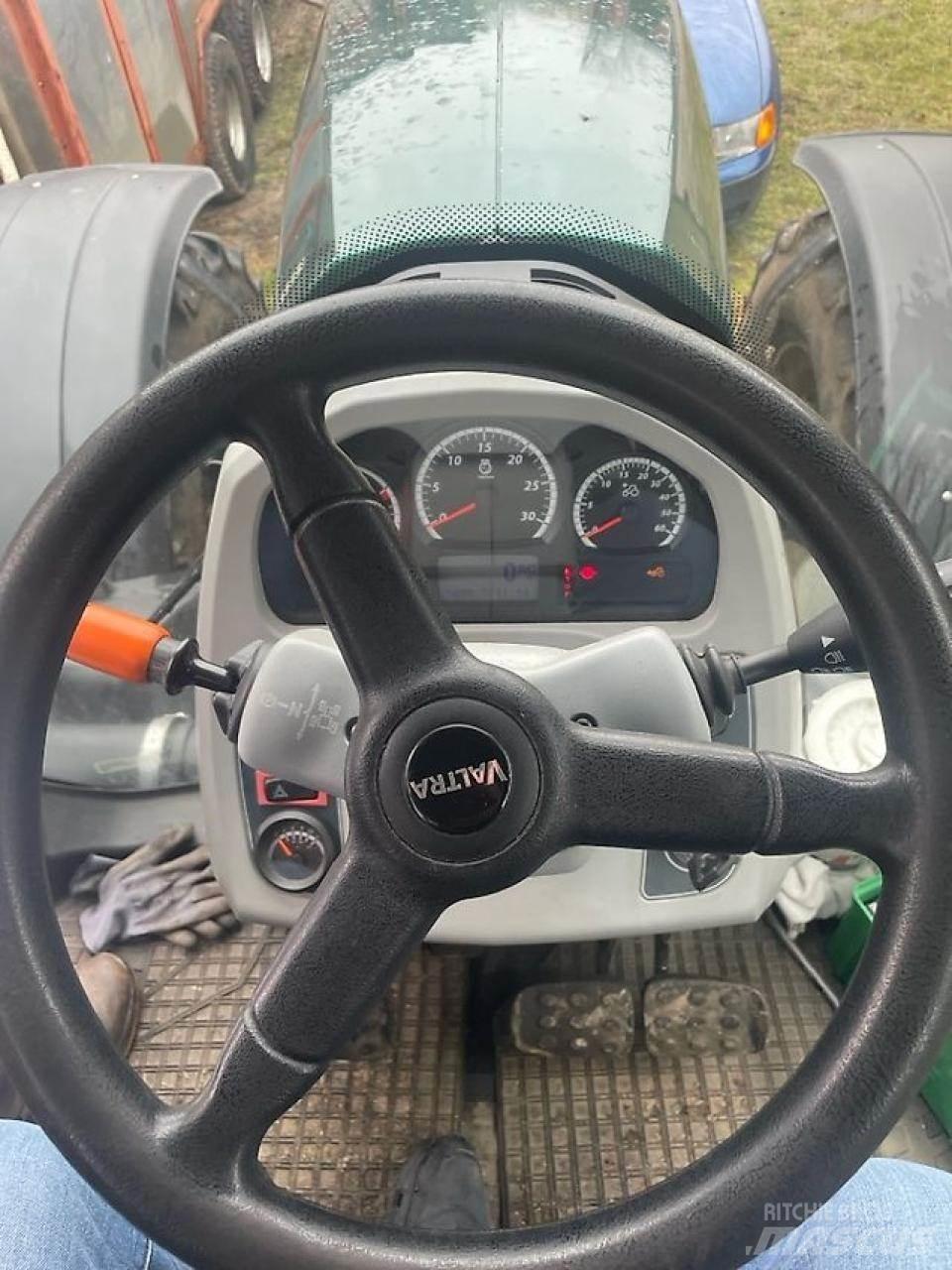 Valtra T 174 E Traktorit