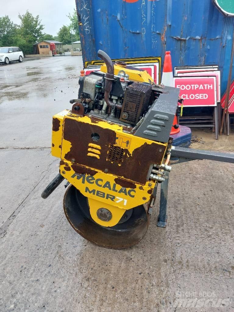 Mecalac MBR71 Yksivalssijyrät