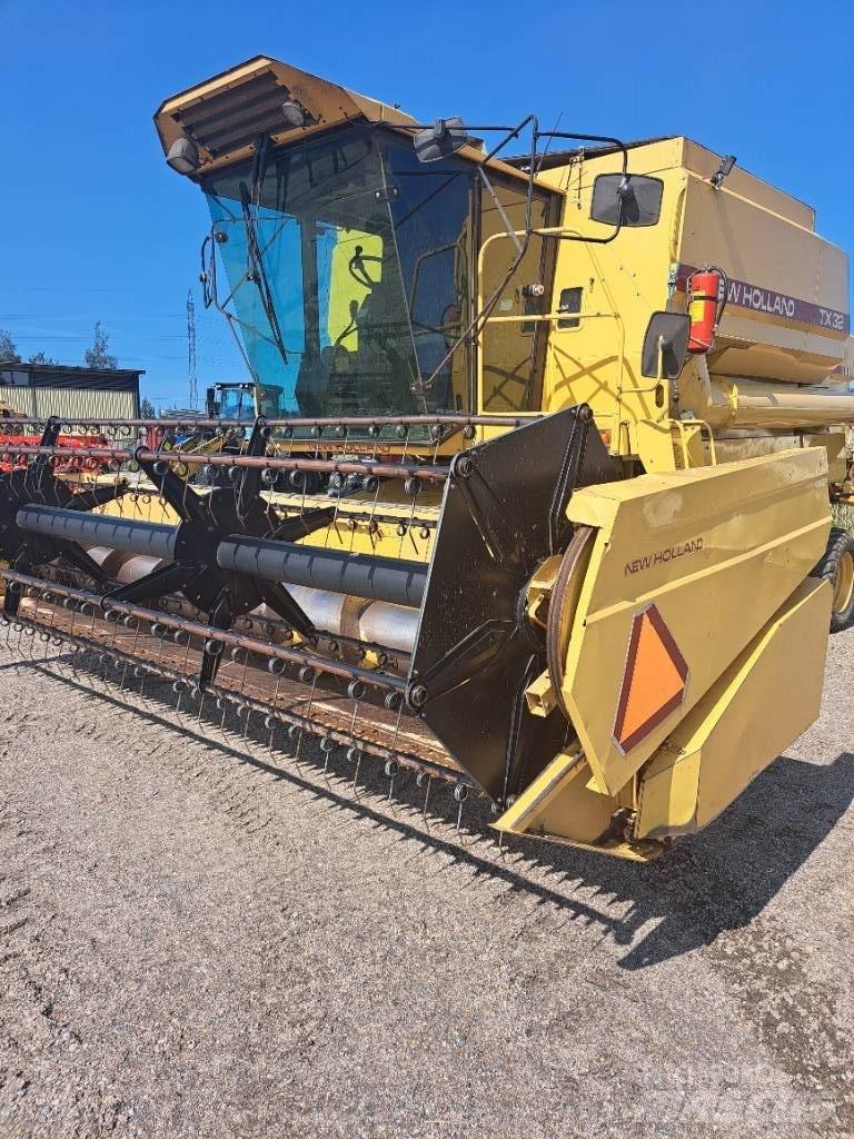New Holland TX32 Leikkuupuimurit
