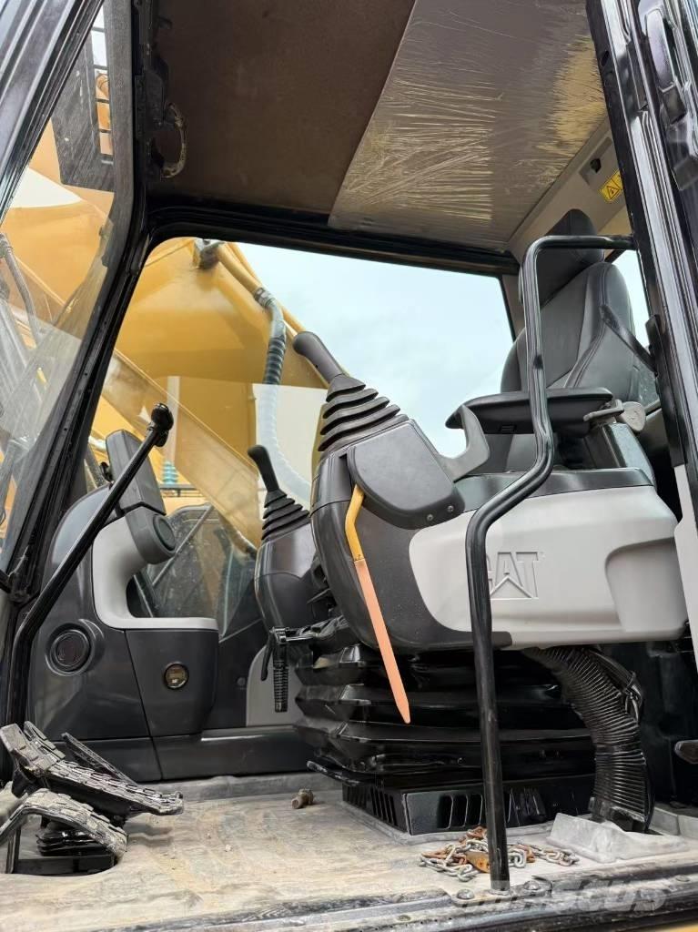 CAT 330 D L Telakaivukoneet