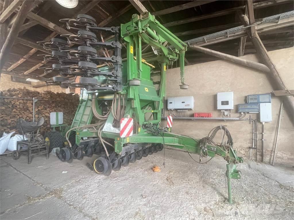 John Deere 750 A Kylvökoneet